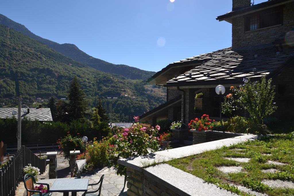 B&B Les Fleurs Gignod Exterior photo