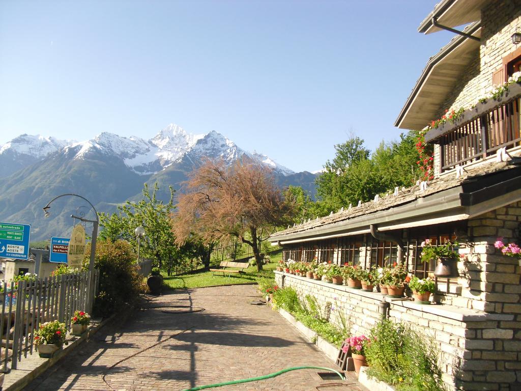 B&B Les Fleurs Gignod Exterior photo